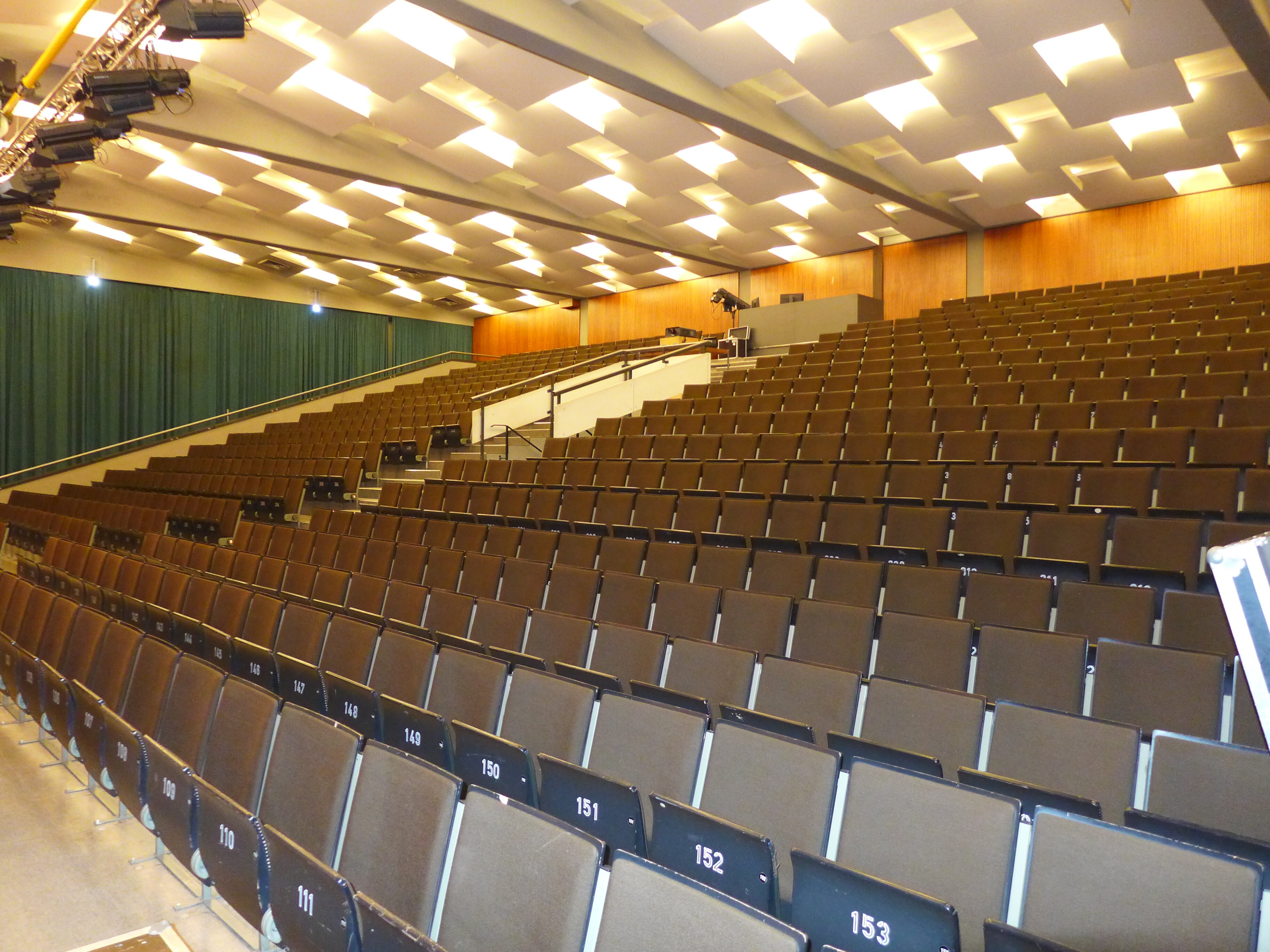 Der Lions-Club Salzgitter lädt in die Aula Salzgitter-Bad ein.